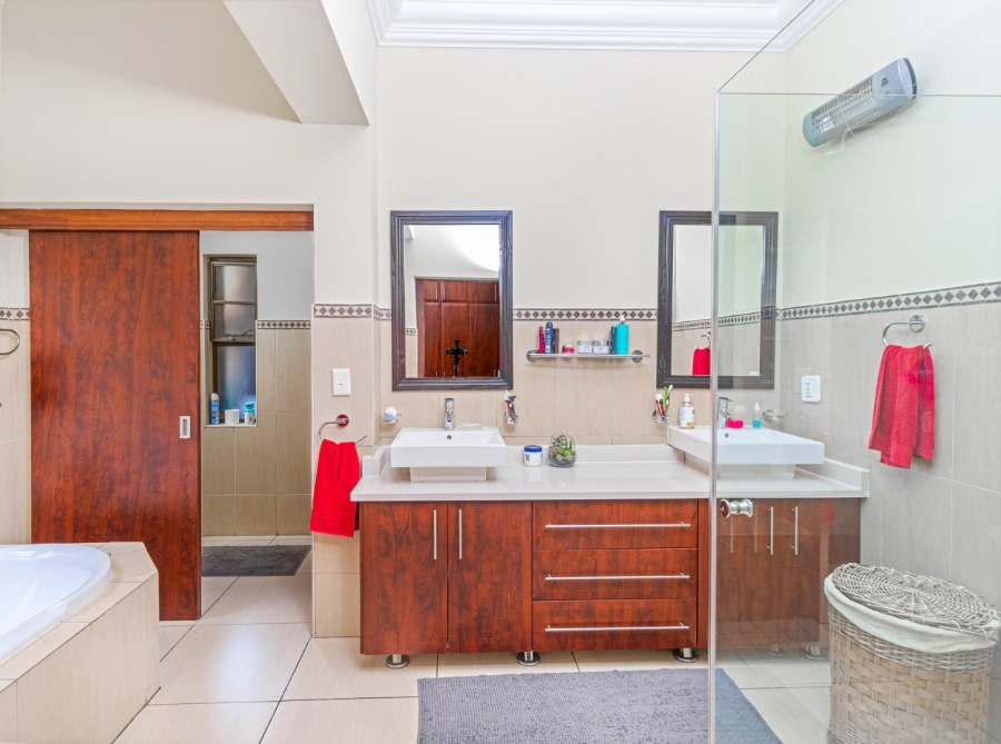 4 Bedroom Property for Sale in Pecanwood Estate North West